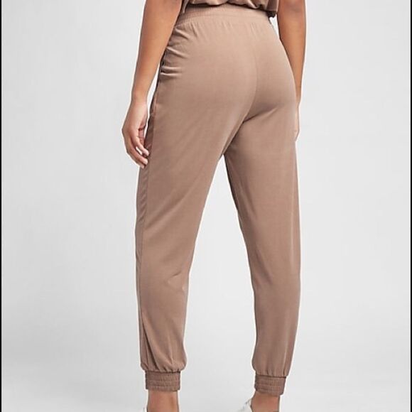 Express Super High Waisted Silky Sueded Jersey Joggers Blush Taupe XL NWT - Picture 5 of 12